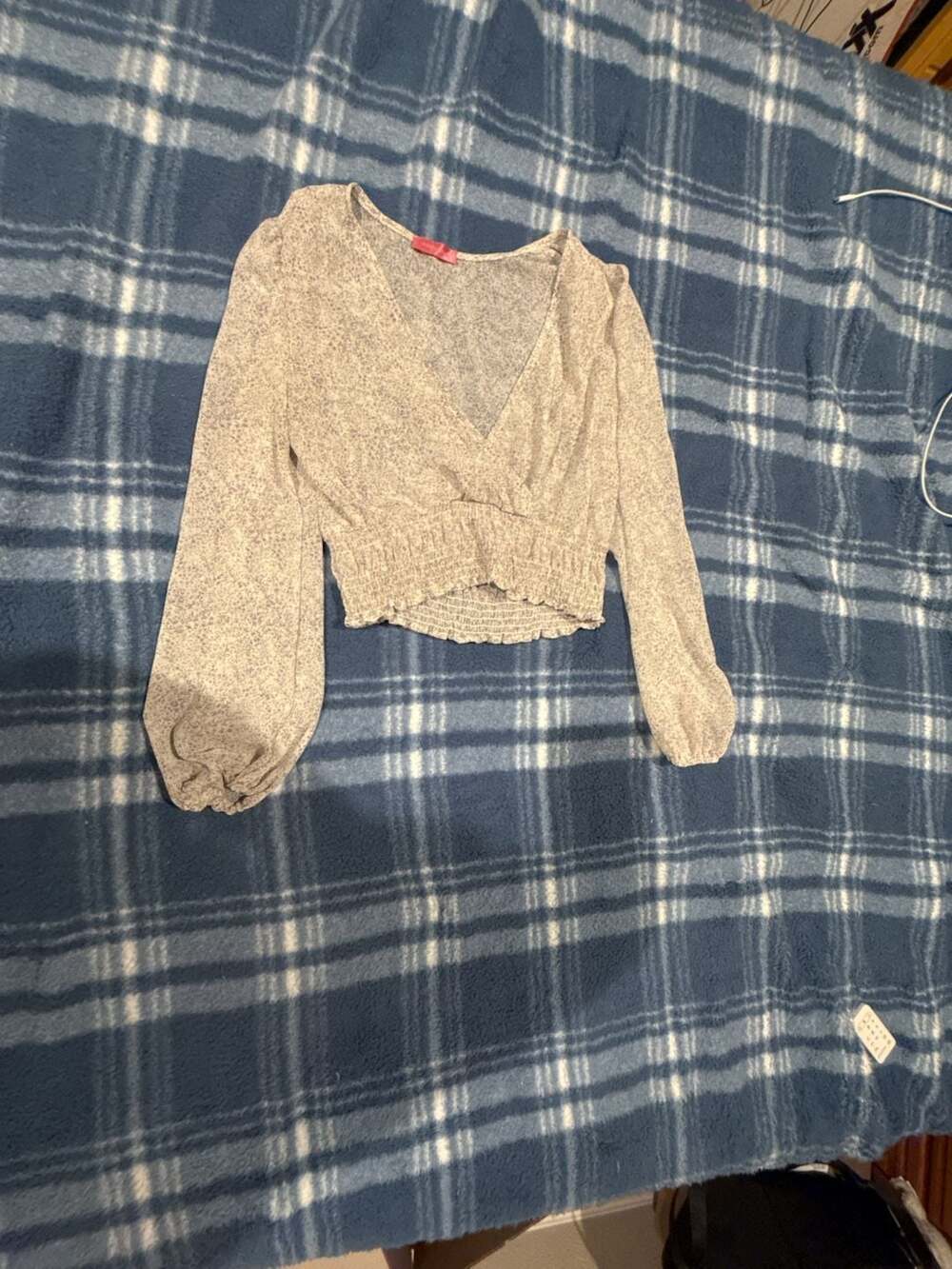 mistyrose Floral Print V-Neck Long Sleeve Smocked Hem Crop Top